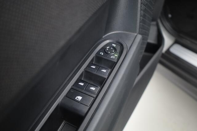 Mini COOPER 5-Deurs 1.5 C - Pakket L | Rijklaar! | S/K-Dak | HUD | Harman/Kardon | Cruise | Camera+PDC | Keyless | Stuur- +Stoelverw. | Nav+App.connect | Dodehoek | ACC | LED | 17''