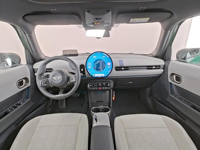 Mini COOPER 5-Deurs 1.5 C Favoured L 360 Camera | Panoramadak | Harman Kardon | AR-navigatie | Head-Up Display |