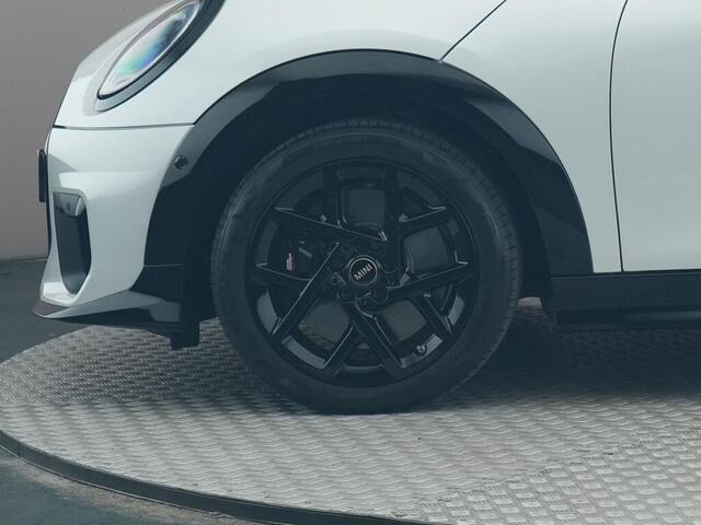 Mini COOPER 5-Deurs 1.5 C John Cooper Works XL