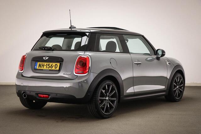 Mini COOPER 3-Deurs 1.5 Serious Business | PANORAMADAK | HARMAN KARDON | CLIMA | NAVIGATIE | PDC | 17"
