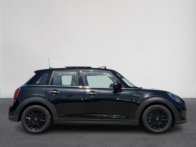 Mini COOPER 5-Deurs 1.5 MINI Yours | Pano | Leer | Stoelverw. | HUD | Navi | LED | Camera ( Vestiging - Nieuwegein )