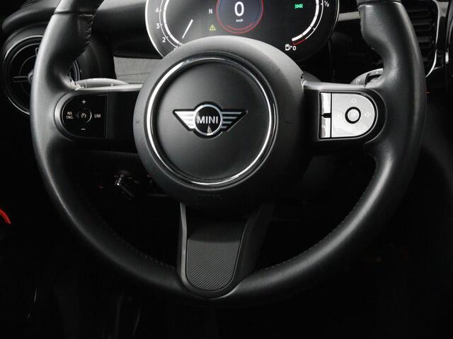 Mini COOPER 1.5 Business Edition | Harman/Kardon | Carplay | Verwarmde voorruit | Navigatie | Full LED | Half leder | Parkeerhulp | Climate control | Cruise control | Bluetooth | British Racing Green