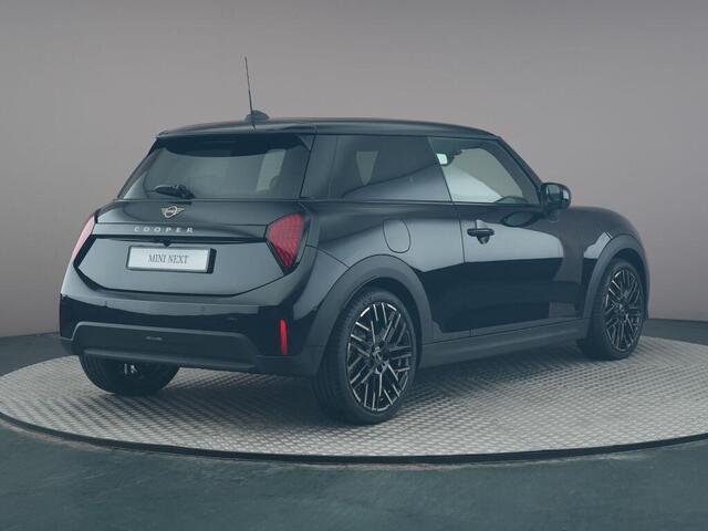 Mini COOPER 3-Deurs 1.5 C Favoured M Harman Kardon | Panoramadak | Stoel/stuurverwarming | achteruitrijcamera