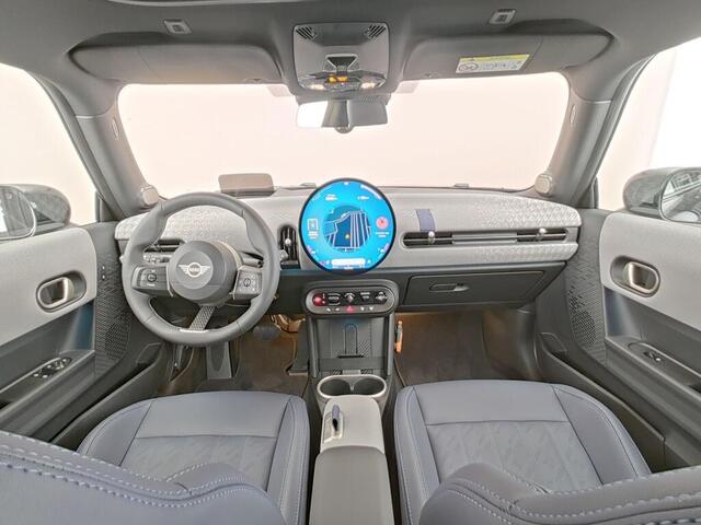 Mini COOPER 3-Deurs 1.5 C Favoured M Harman Kardon | Panoramadak | Stoel/stuurverwarming | achteruitrijcamera