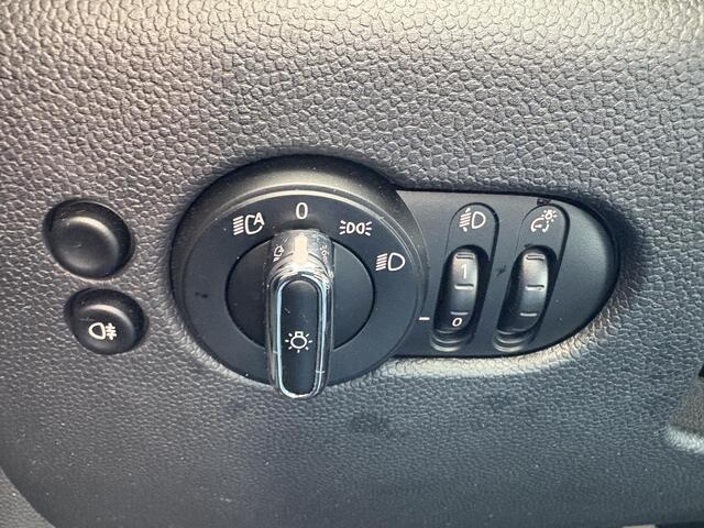 Mini COOPER 3-Deurs 1.5 | NAP | Navigatie | Cruise Control | Airco | BT-Telefoonfunctie |