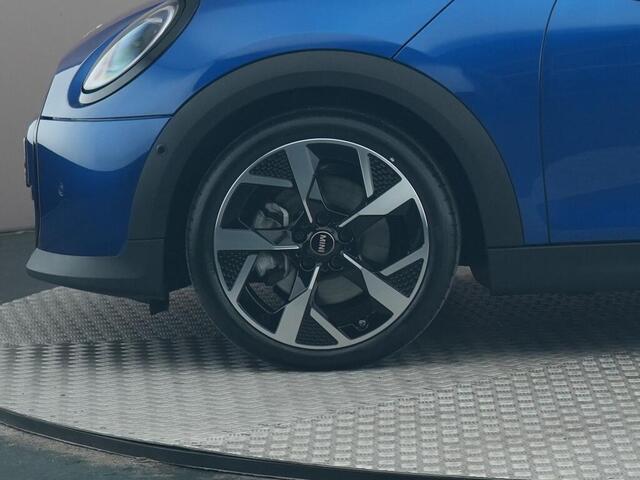 Mini COOPER 5-Deurs 1.5 C Classic L