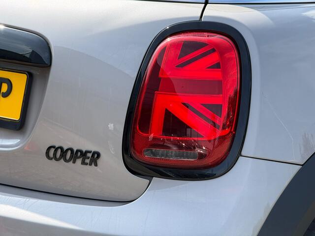 Mini COOPER 3-Deurs 1.5 | Sporstoel. | PDC | Driv. Ass. | Navi.