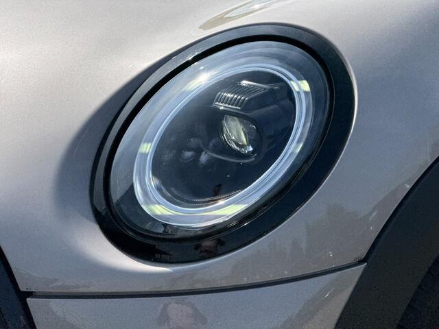 Mini COOPER 3-Deurs 1.5 | Sporstoel. | PDC | Driv. Ass. | Navi.