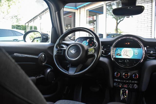 Mini COOPER 5-Deurs 1.5 Camden Edition Navi Prof. Keyless Stoelverwarming Carplay