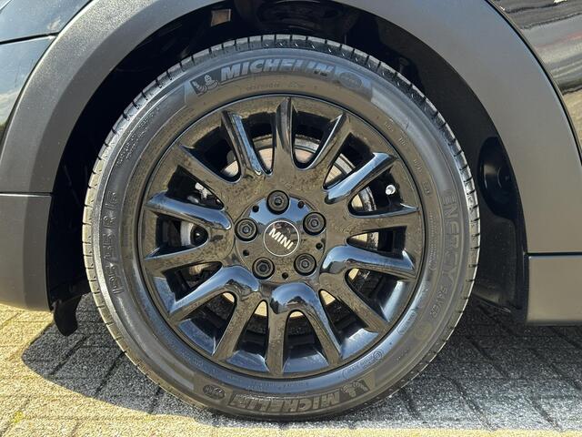 Mini COOPER 3-Deurs 1.5 Pepper Serious Business / Stoelverwarming voor / Navigatie / Parkeersensoren achter / Panorama Dak / Airco Climate Control