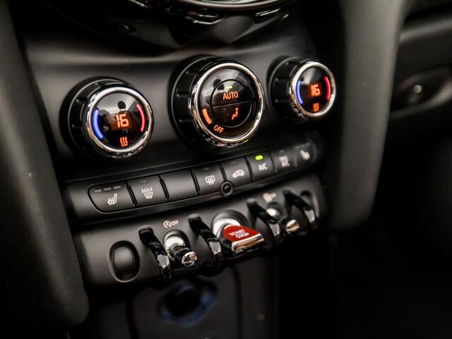 Mini COOPER Cabrio 1.5 Chili Sport (GROOT NAVI, DEALER ONDERHOUDEN, DIAMOND STITCHING, LEDER, STOELVERWARMING, SPORTSTOELEN, JACK UNION ACHTERLICHTEN, PARKEERSENSOREN, NIEUWSTAAT)