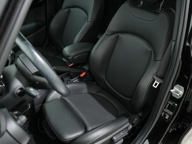 Mini COOPER 5-Deurs 1.5 136PK CHILI AUT7 | Panoramadak | Leer | Navi | Clima