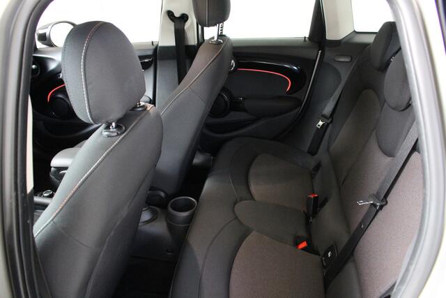 Mini COOPER Mini 1.5 Camden Edition Navigatie | Climate Control | Cruise Control