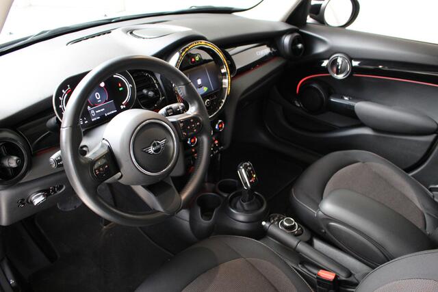 Mini COOPER Mini 1.5 Camden Edition Navigatie | Climate Control | Cruise Control