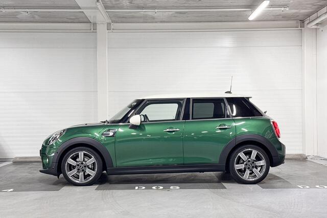 Mini COOPER 5-Deurs | Parkeerassistent | MINI Driving Modes | Stoelverwarming |