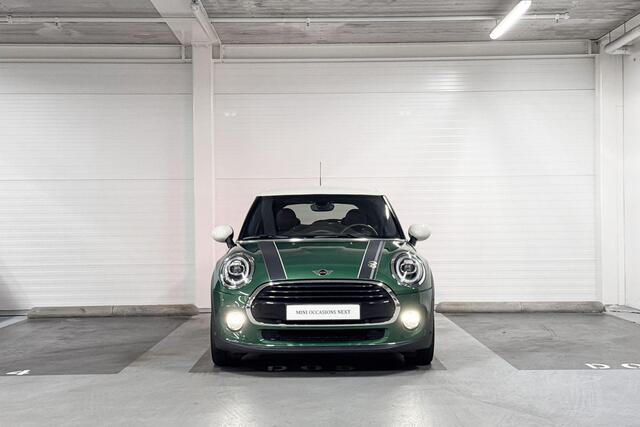 Mini COOPER 5-Deurs | Parkeerassistent | MINI Driving Modes | Stoelverwarming |