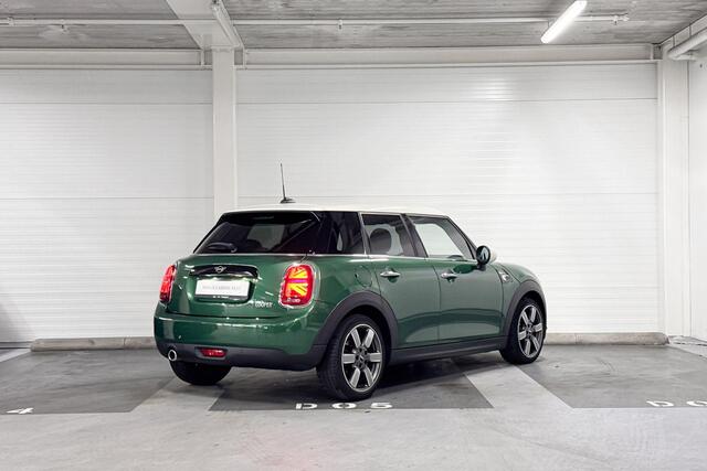 Mini COOPER 5-Deurs | Parkeerassistent | MINI Driving Modes | Stoelverwarming |