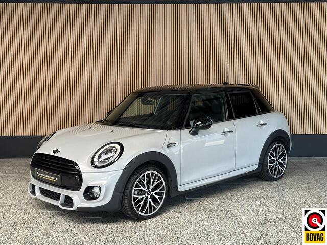 Mini COOPER 5-Deurs 1.5 Serious Business Mini 1.5 Cooper Serious Business King Cross uitvoering | JCW pakket | Camera