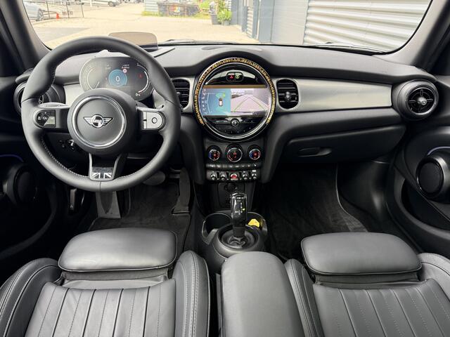 Mini COOPER 5-Deurs 1.5 MINI Yours Pano/Leder/Camera