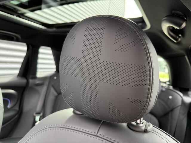 Mini COOPER 5-Deurs 1.5 MINI Yours Pano/Leder/Camera