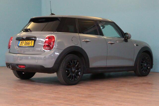 Mini COOPER 5-Deurs 1.5 Business Edition | 5 DRS | NAVI | AIRCO | PDC ACHTER | CRUISE |