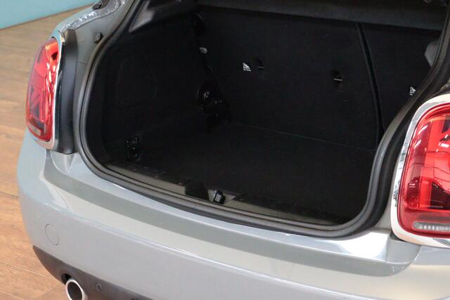 Mini COOPER 5-Deurs 1.5 Business Edition | 5 DRS | NAVI | AIRCO | PDC ACHTER | CRUISE |