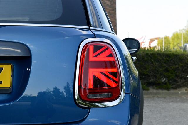 Mini COOPER 5-Deurs 1.5 Business Edition Rijklaarprijs-Garantie Sport Interieur Navigatie Apple carplay Led Camera