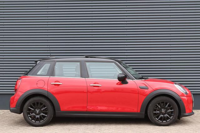 Mini COOPER 5-Deurs 1.5 Premium Plus Pano/Leder/LED/Keyless/Camera/Head-up/CarPlay