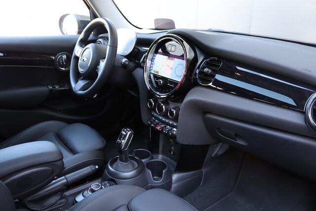 Mini COOPER 5-Deurs 1.5 Premium Plus Pano/Leder/LED/Keyless/Camera/Head-up/CarPlay