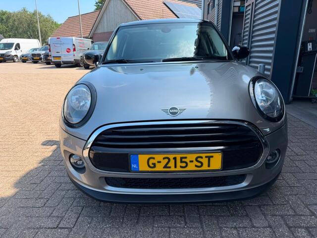 Mini COOPER 1.5 COOPER Busines edition Automaat 5DRS Navi Cruise