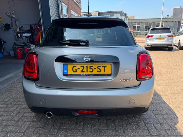 Mini COOPER 1.5 COOPER Busines edition Automaat 5DRS Navi Cruise