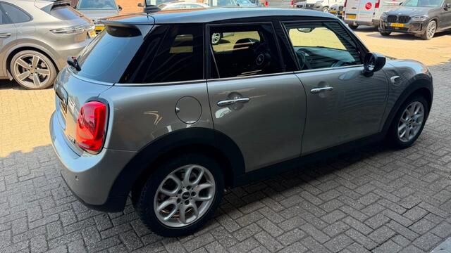 Mini COOPER 1.5 COOPER Busines edition Automaat 5DRS Navi Cruise