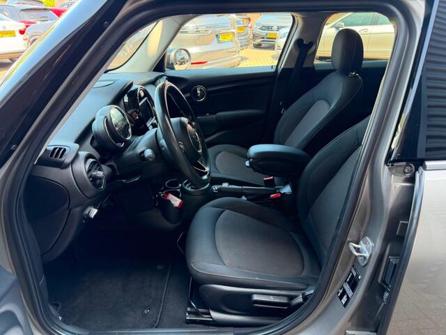 Mini COOPER 1.5 COOPER Busines edition Automaat 5DRS Navi Cruise