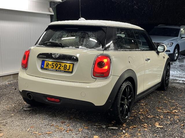 Mini COOPER 3-Deurs 1.5 Pepper Serious Business 136PK 4-2017 2e EIG *78.447 KM*!! NW APK !!