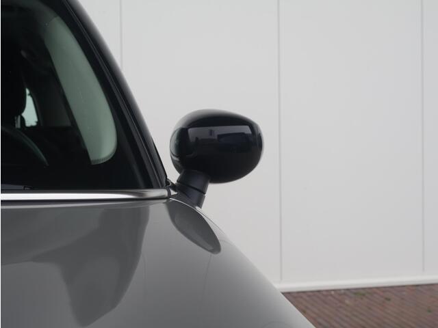 Mini COOPER 5-Deurs 1.5 Camden Edition Cruise Control/ LED-koplampen/ Navigatie /