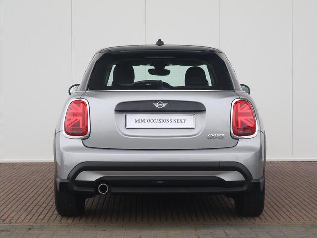 Mini COOPER 5-Deurs 1.5 Camden Edition Cruise Control/ LED-koplampen/ Navigatie /