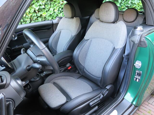 Mini COOPER Cabrio 1.5 Classic F57 LCI2 aut met Navi, A.cam, Head-up, Apple CP, DAB en 16"