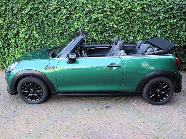 Mini COOPER Cabrio 1.5 Classic F57 LCI2 aut met Navi, A.cam, Head-up, Apple CP, DAB en 16"
