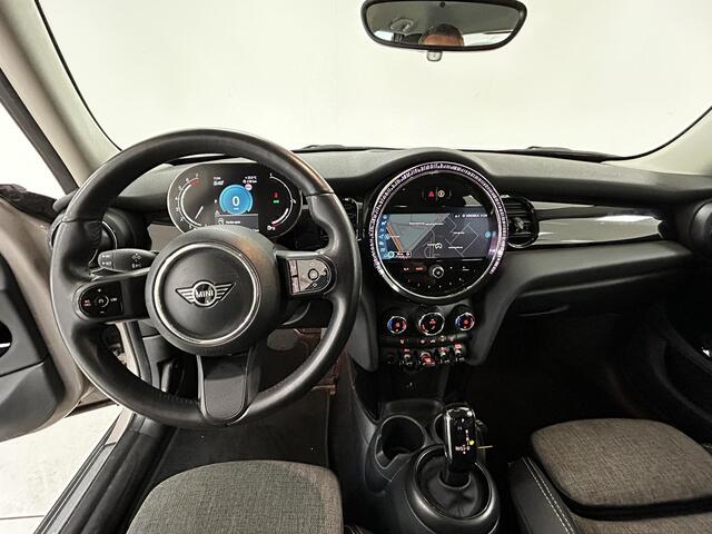 Mini COOPER 5-Deurs 1.5 Business Edition NAVIGATIE | PARKEERSENSOREN ACHTER | CLIMATE CONTROL