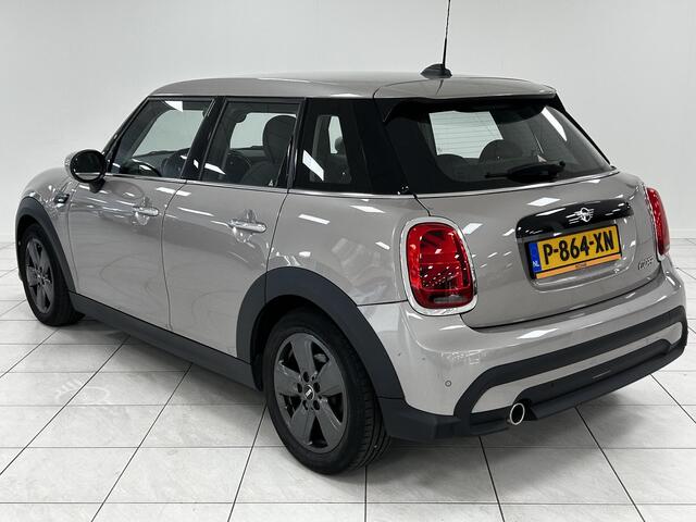 Mini COOPER 5-Deurs 1.5 Business Edition NAVIGATIE | PARKEERSENSOREN ACHTER | CLIMATE CONTROL