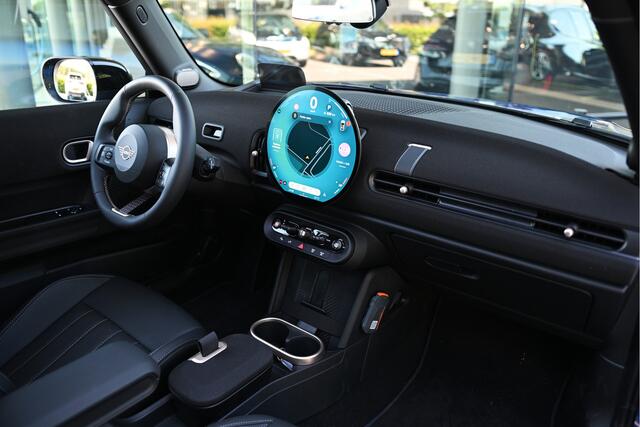 Mini COOPER Hatchback C Automaat / Favoured / Pakket XL / 18" Night Flash Spoke 2-tone