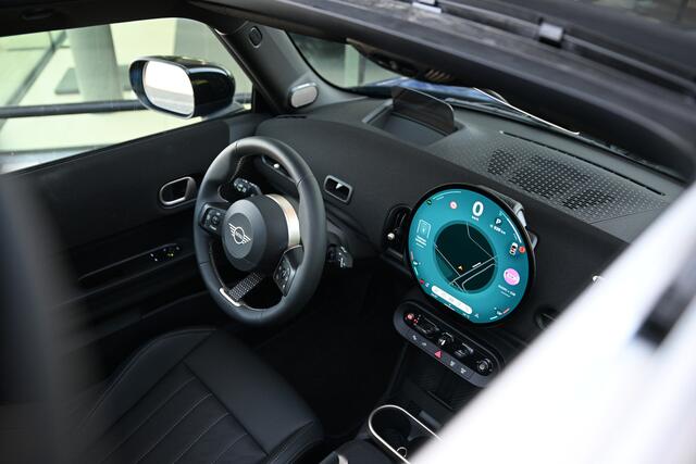Mini COOPER Hatchback C Automaat / Favoured / Pakket XL / 18" Night Flash Spoke 2-tone