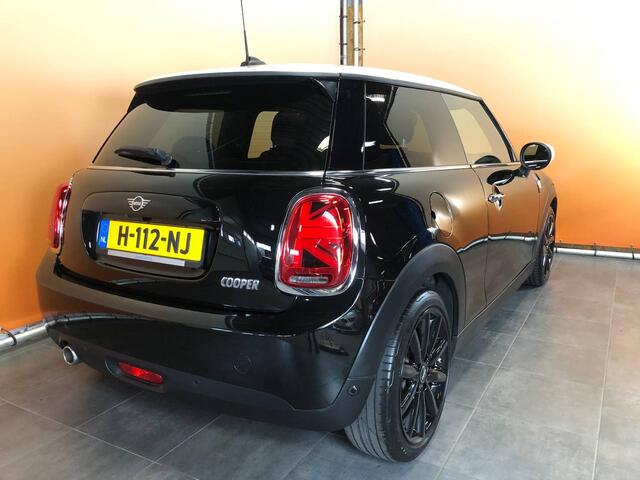Mini COOPER 3-Deurs 1.5 60 Years Edition NL auto sportstoelen | leer | navi | led | harman kardon | pano dak | head up | dealer onderhouden