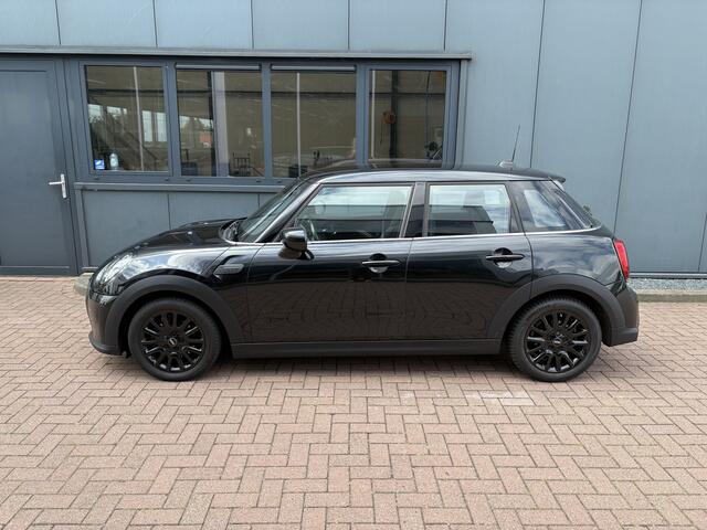 Mini COOPER 5-Deurs 1.5 Automaat 136pk 5-drs. LEDER/NAVI/CARPLAY/CLIMA/PDC/LED