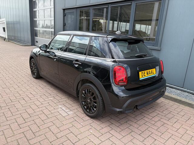 Mini COOPER 5-Deurs 1.5 Automaat 136pk 5-drs. LEDER/NAVI/CARPLAY/CLIMA/PDC/LED