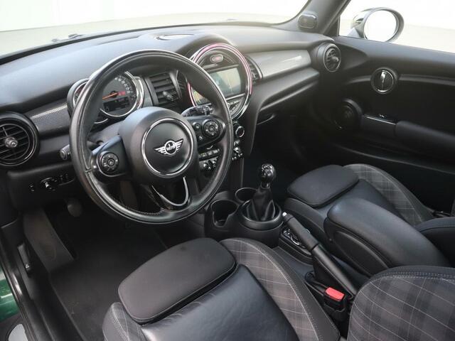 Mini COOPER 3-Deurs 1.5 Chili | Clima | Cruise | Multimedia/Navi | Pano | Stoelverwarming | PDC |