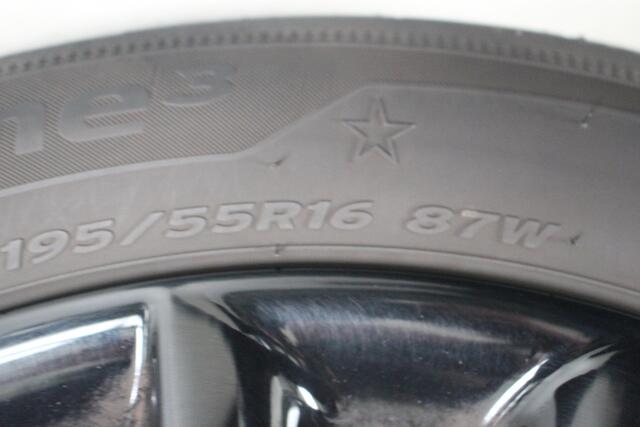 Mini COOPER 5-Deurs 1.5 Camden Edition Automaat | Navigatie | PDC | Cruise Control