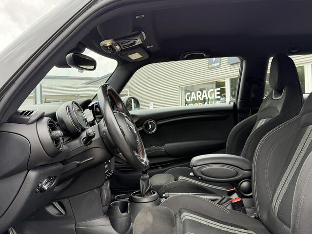 Mini COOPER 3-Deurs 1.5 JCW Pakket | Kuipstoelen | Keyless | H&K | ACC | CarPlay