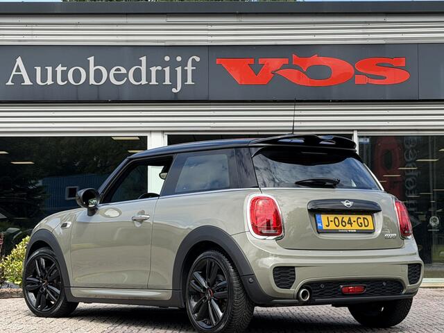 Mini COOPER 3-Deurs 1.5 JCW Pakket | Kuipstoelen | Keyless | H&K | ACC | CarPlay