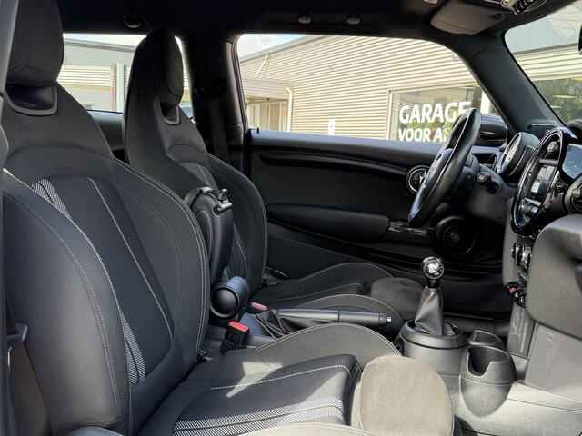 Mini COOPER 3-Deurs 1.5 JCW Pakket | Kuipstoelen | Keyless | H&K | ACC | CarPlay
